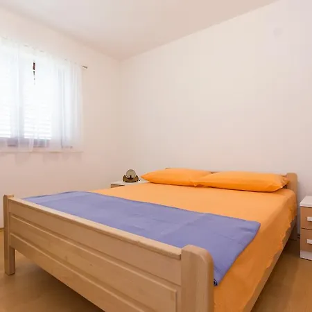 Polugic Punat